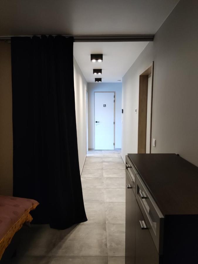 Gasthuis Puytvoet Sint-Niklaas Exteriör bild